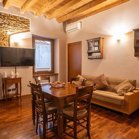 Napule...E Apartments Πεσκιέρα ντελ Γκάρντα Εξωτερικό φωτογραφία