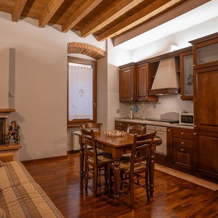 Napule...E Apartments Πεσκιέρα ντελ Γκάρντα Εξωτερικό φωτογραφία