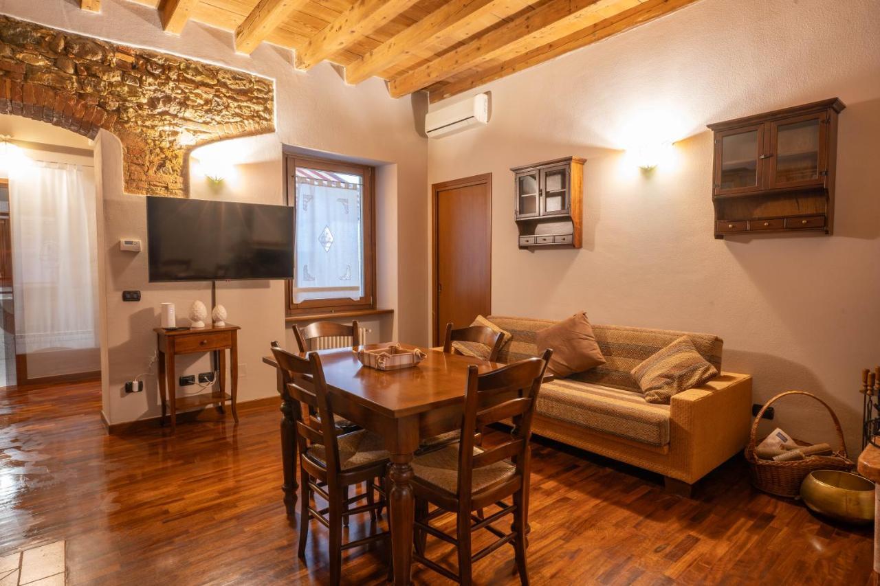 Napule...E Apartments Πεσκιέρα ντελ Γκάρντα Εξωτερικό φωτογραφία