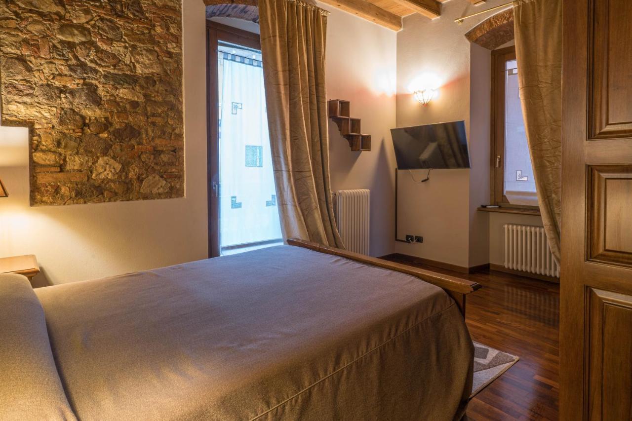 Napule...E Apartments Πεσκιέρα ντελ Γκάρντα Εξωτερικό φωτογραφία